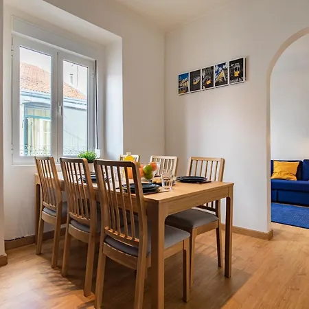 3 Bedroom Near Av. Liberdade Apartment *