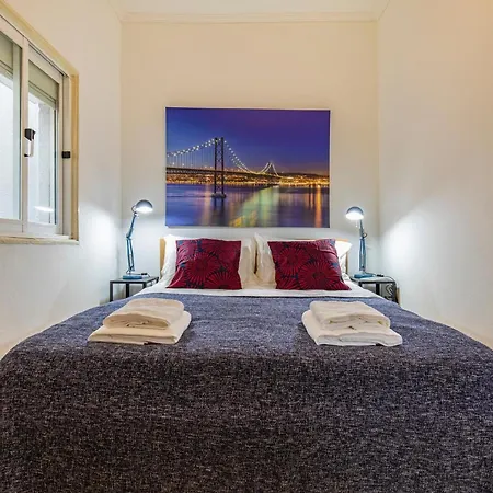 Apartment 3 Bedroom Near Av. Liberdade *