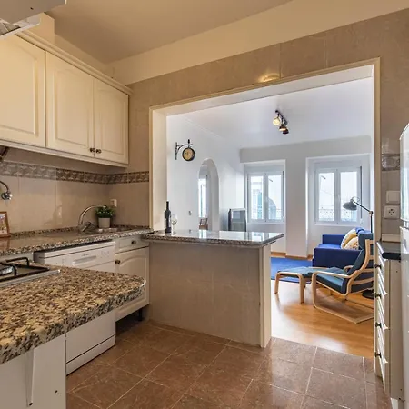 3 Bedroom Near Av. Liberdade דירה